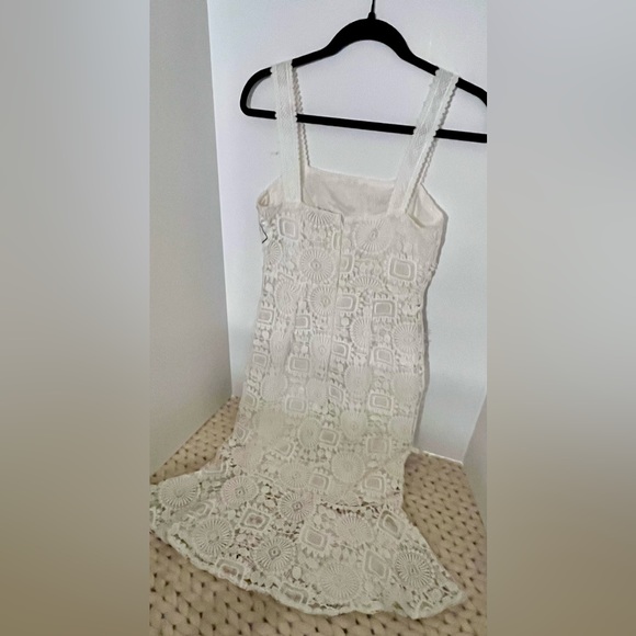 LACE DRESS WITH PATCH DETAIL - Picture 3 of 3